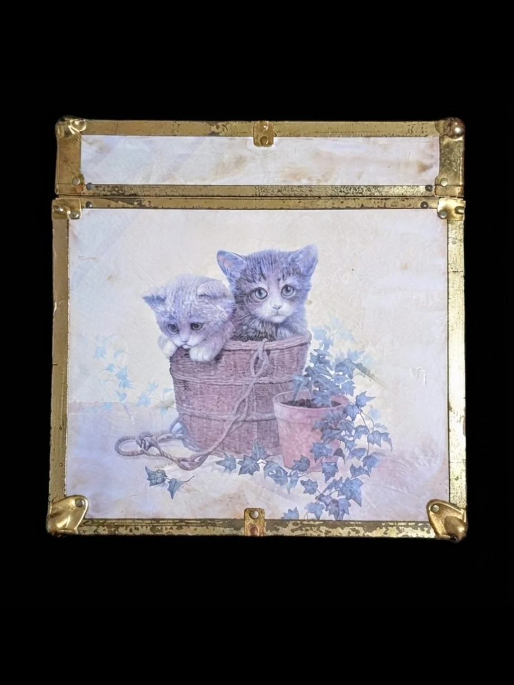 Vintage Ruane Manning Kitten Decorative Storage Box / Toy Chest